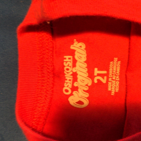 T shirts - Picture 2 of 4